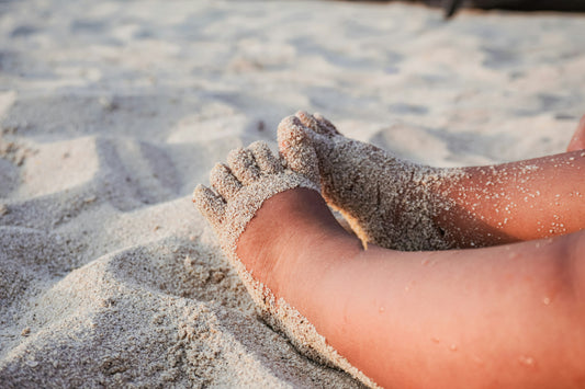 Da li je bosnogo hodanje po plaži zaista zdravo (i kako to raditi pravilno)?