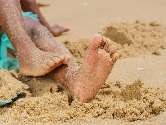 Patike ili sandale: Šta obuti mališanima ovog leta?