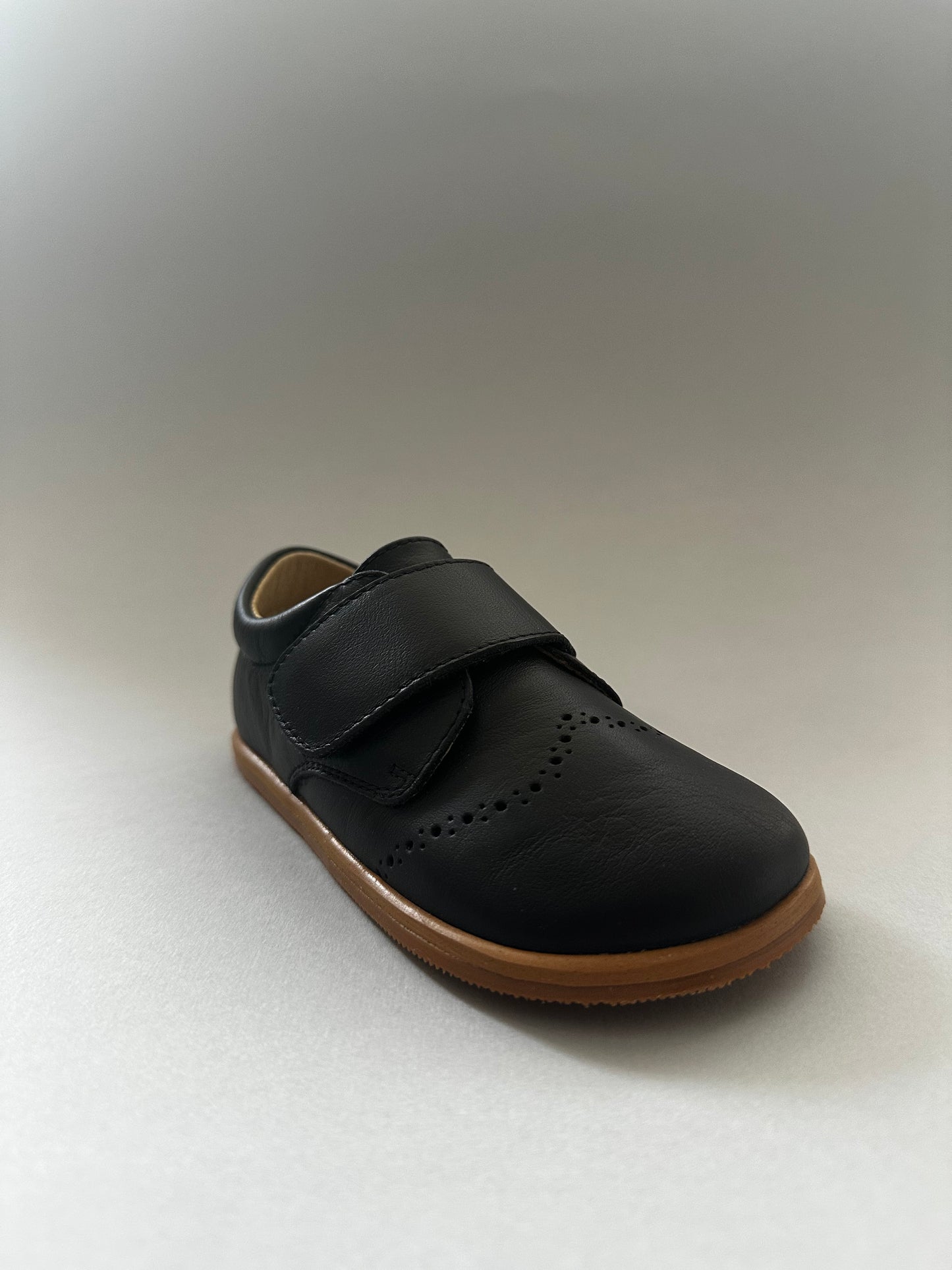 R quito barefoot kožne cipele